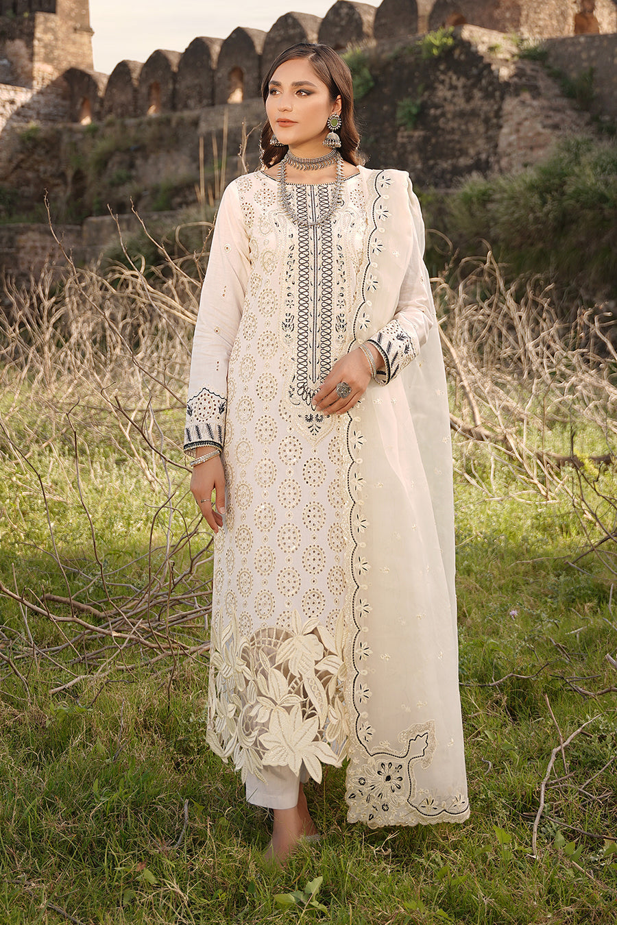 MARYAM'S LUXURY lawn embroidery 3 piece suit