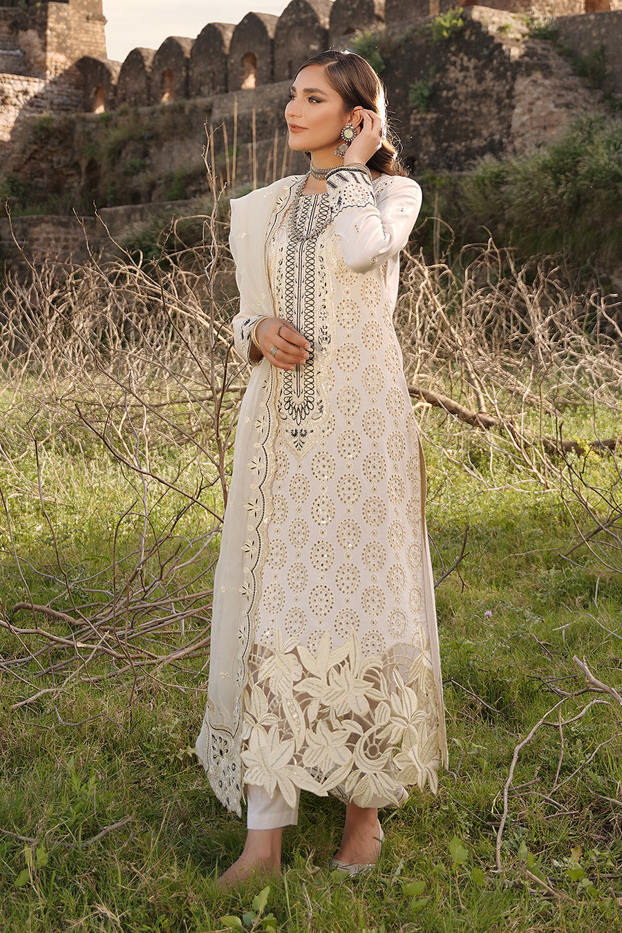 MARYAM'S LUXURY lawn embroidery 3 piece suit